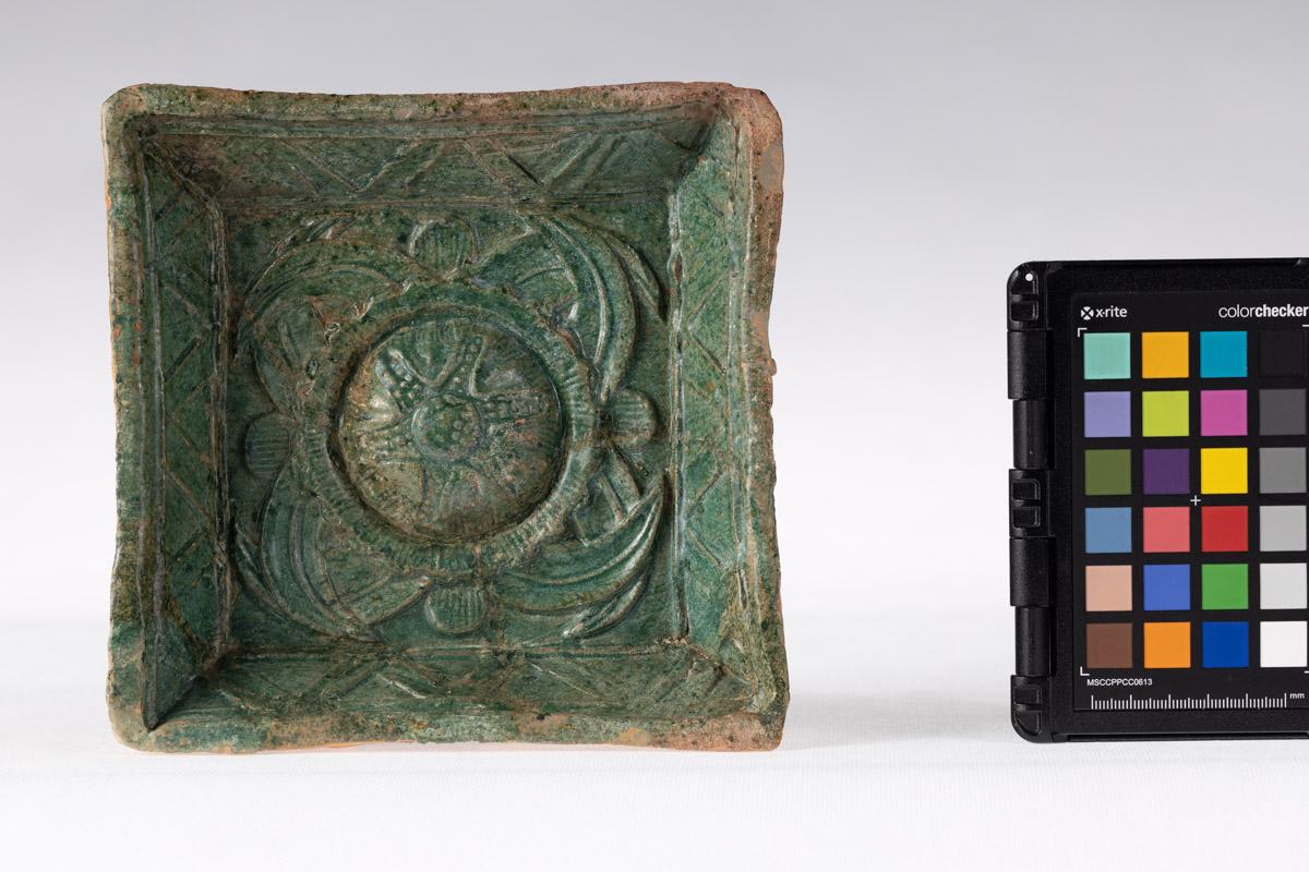 Kafel z rozetą kwiatową