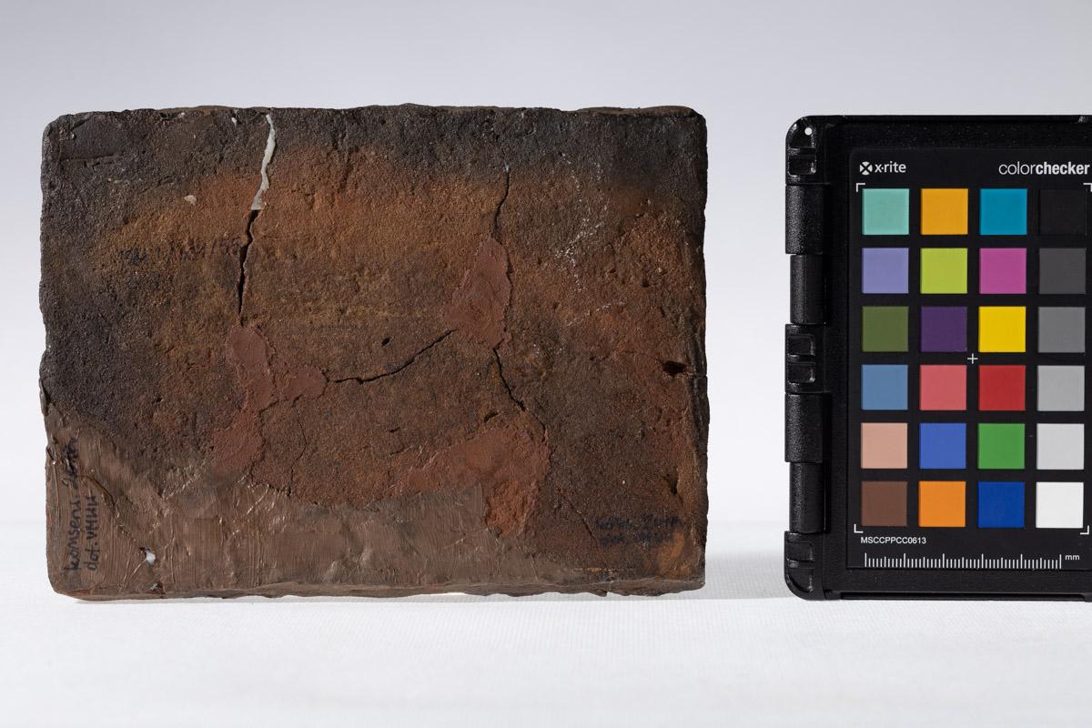 Płytka z wyobrażeniem wojowników