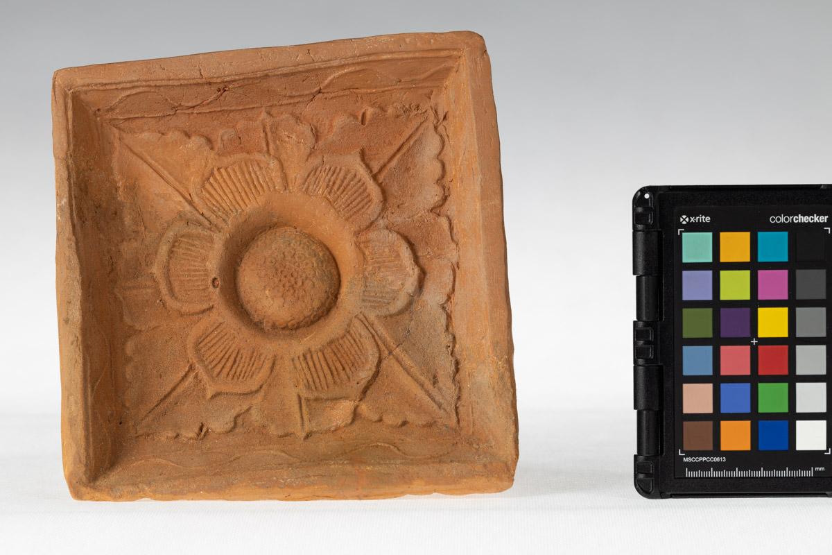 Kafel z rozetą kwiatową