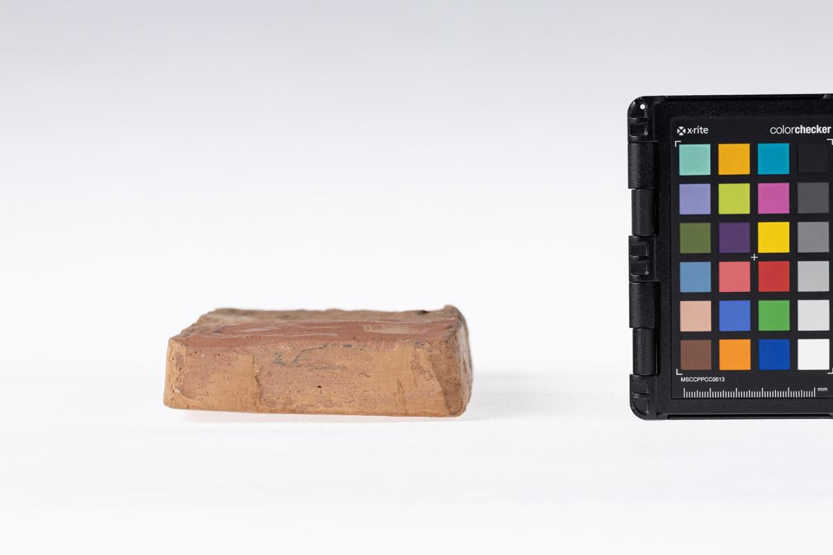 Płytka z wyobrażeniem gryfa