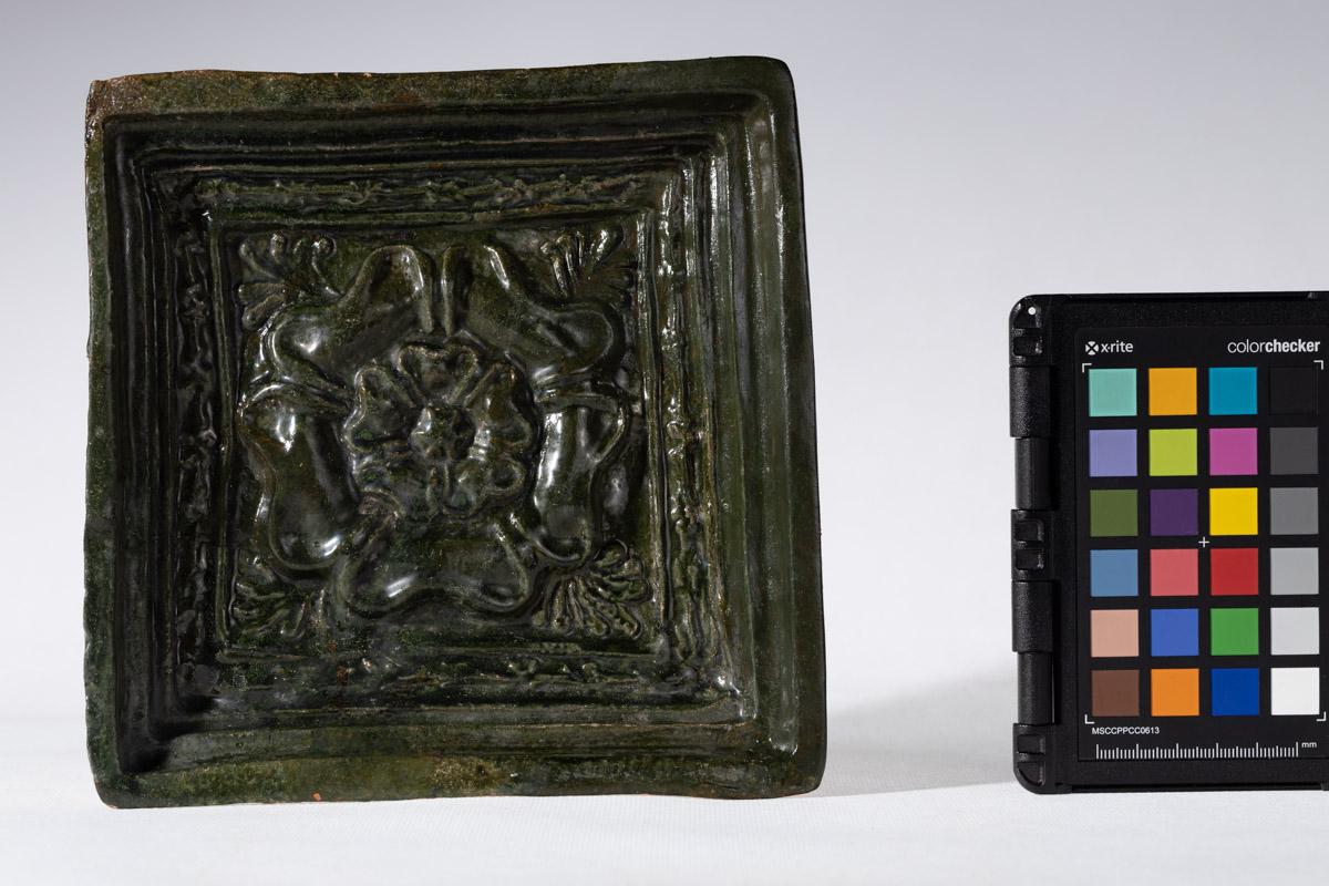 Kafel z rozetą kwiatową