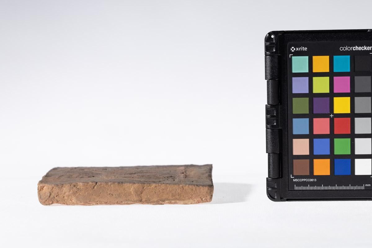 Płytka z wyobrażeniem byka