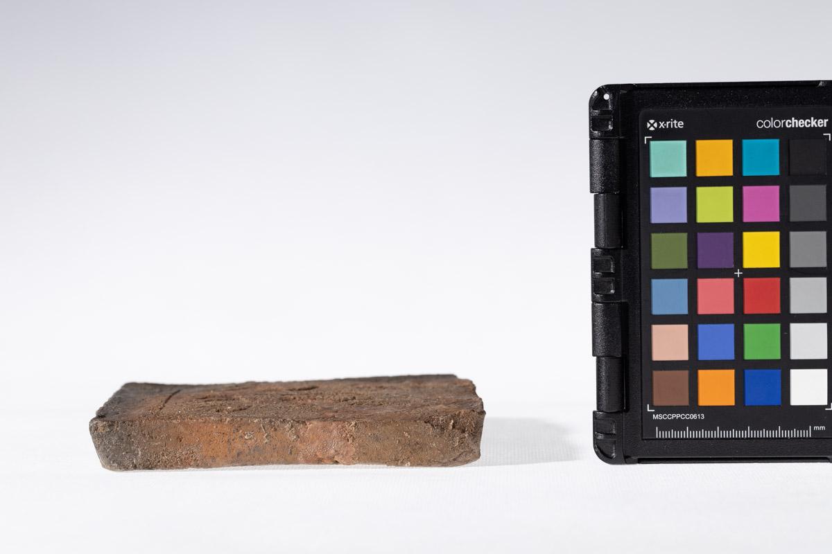 Płytka z wyobrażeniem gryfa