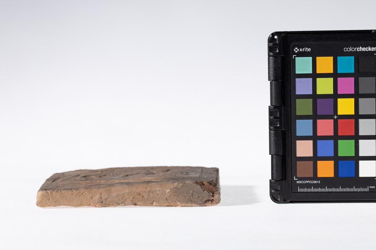 Płytka z wyobrażeniem byka