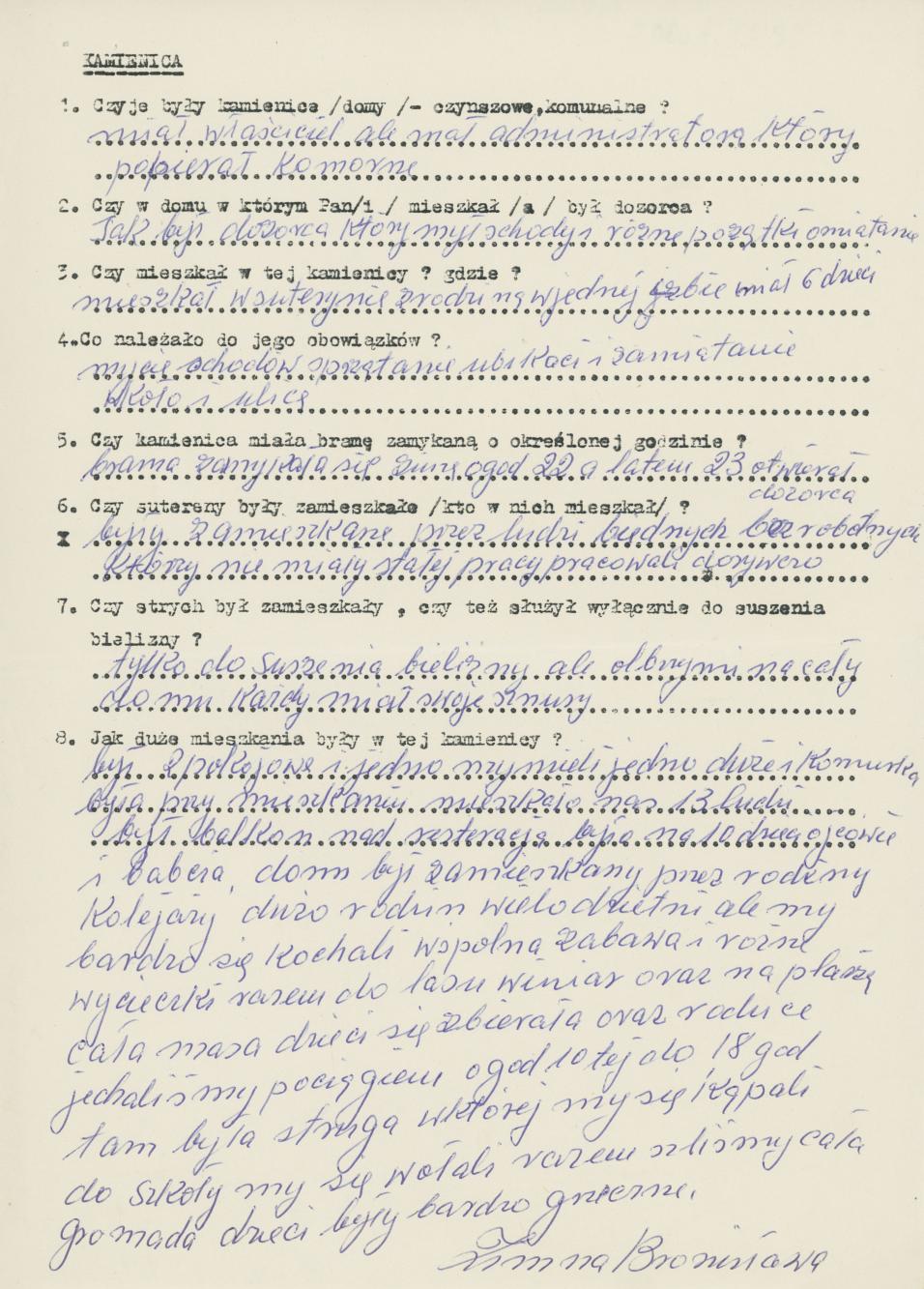 Ulica, podwórko, kamienica