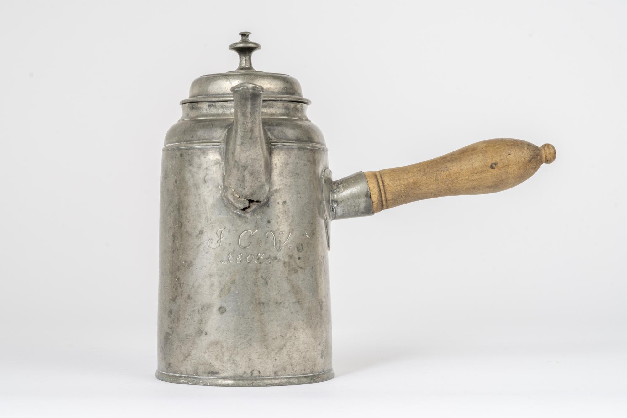 Imbryk z boczną rączką