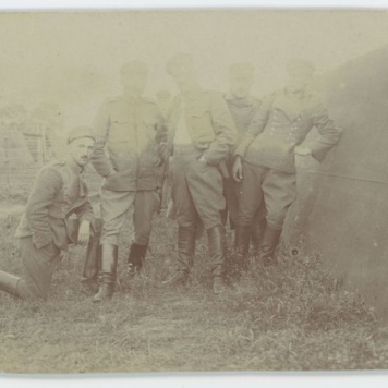 Legioniści w obozie jenieckim w Szczypiornie