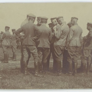 Legioniści w obozie jenieckim w Szczypiornie