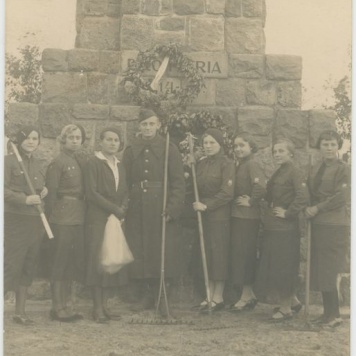 Członkinie kaliskiego Związku Strzeleckiego "Strzelec"