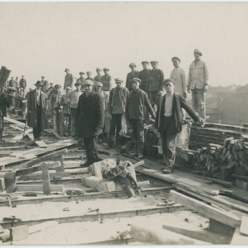 Budowa budynku projektu architekta Witolda Wardęskiego