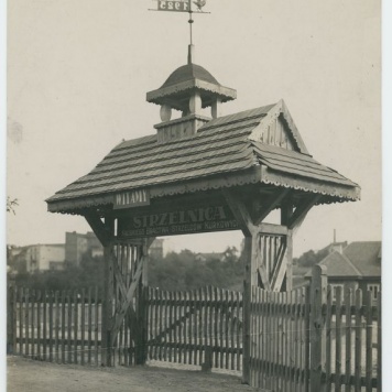 Brama strzelnicy Kaliskiego Bractwa Strzelców Kurkowych