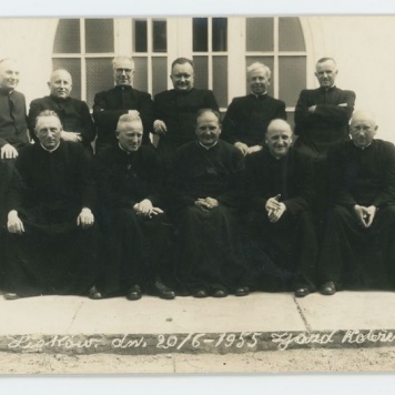 Księża podczas zjazdu koleżeńskiego w Liskowie