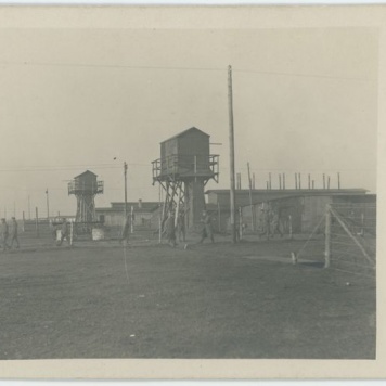 Wieże strażnicze w obozie jenieckim w Szczypiornie