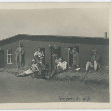 "Wejście do willi". Obóz jeniecki w Szczypiornie