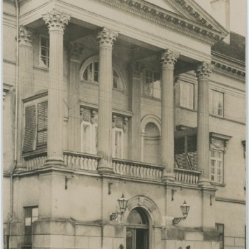 Wejście do budynku starostwa w Kaliszu