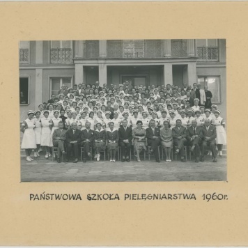 Uczennice Państwowej Szkoły Pielęgniarstwa w Kaliszu