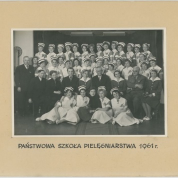 Uczennice Państwowej Szkoły Pielęgniarstwa w Kaliszu