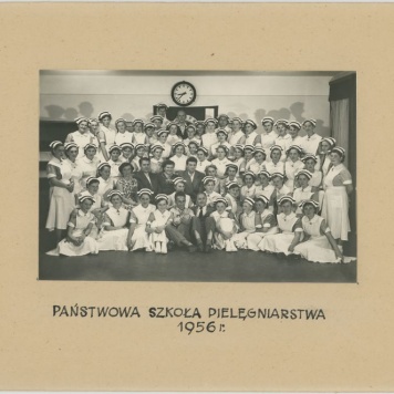 Uczennice Państwowej Szkoły Pielęgniarstwa w Kaliszu