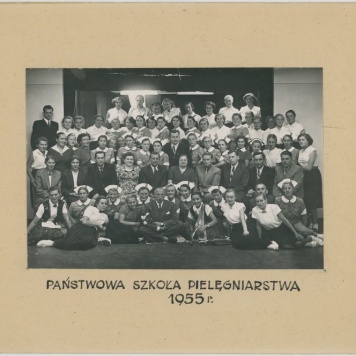 Uczennice Państwowej Szkoły Pielęgniarstwa w Kaliszu