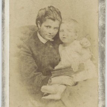 Portret kobiety z dzieckiem