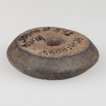 Przęślik gliniany z okrągłym otworem