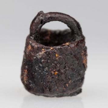 Żelazny wisiorek wiaderkowaty