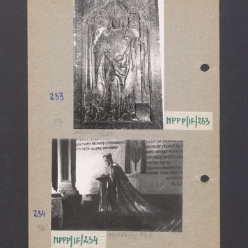 Wnętrze gnieźnieńskiej katedry. Płyta nagrobna prymasa Zbigniewa Oleśnickiego z czerwonego marmuru.