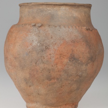 Popielnica wazowata ze stożkowatą szyjką