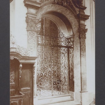 Krata w kaplicy Potockich w katedrze.