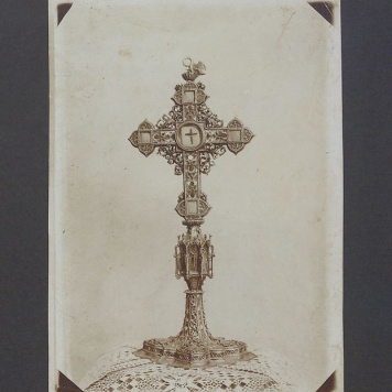 Krzyż relikwiarzowy z daru Fryderyka Jagiellończyka.