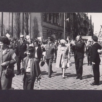 1 Maja 1972 r. w Gnieźnie. Ul. Chrobrego.