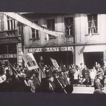 Obchody 1 Maja 1970 r. Pochód.