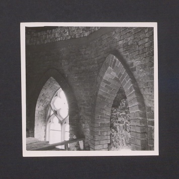 Wymiana łuków barokowych na gotyckie.