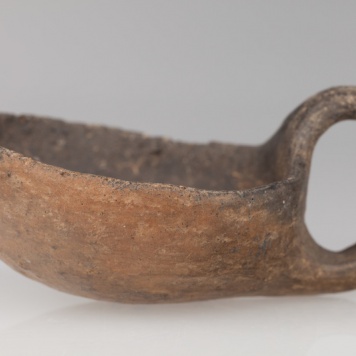 Czerpak półkulisty z taśmowatym uchem