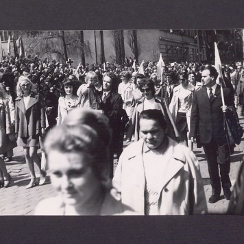 1 Maja 1972 r. w Gnieźnie. Ul. Chrobrego.