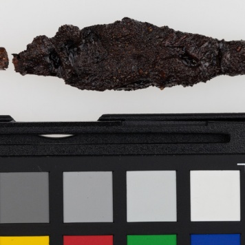 Fragmenty ostrza żelaznego z trzpieniem