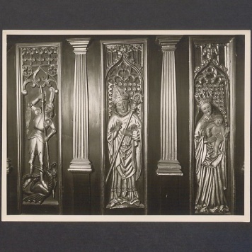 Średniowieczne stalle kanoniczne.