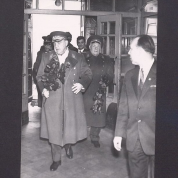 Wizyta żołnierzy radzieckich. Komitet Miejski PZPR.