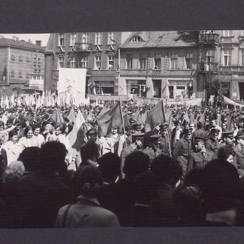 1 Maja 1972 r. w Gnieźnie. Rynek.