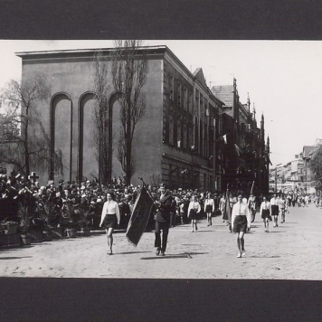 1 Maja 1972 r. w Gnieźnie. Ul. Chrobrego.