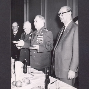 Wizyta żołnierzy radzieckich. Komitet Miejski PZPR.