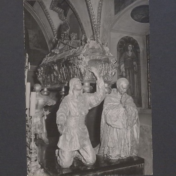 Gniezno, katedra. Srebrny sarkofag św. Wojciecha.