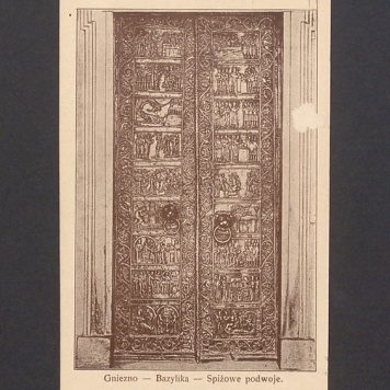 Bazylika, spiżowe podwoje.