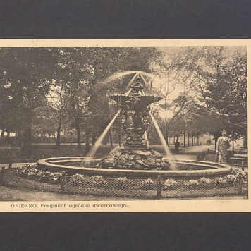 Fragment ogródka dworcowego.