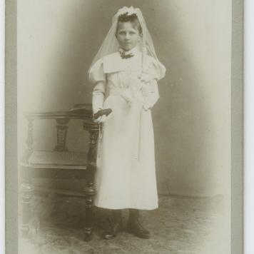 Portret komunijny dziewczynki