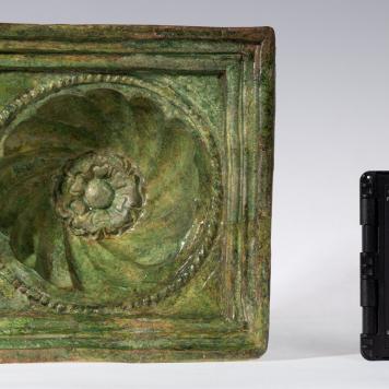 Kafel z rozetą kwiatową