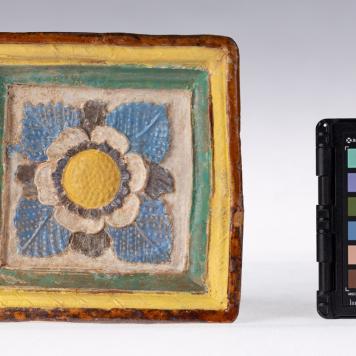 Kafel z rozetą kwiatową