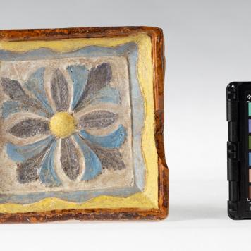 Kafel z rozetą kwiatową