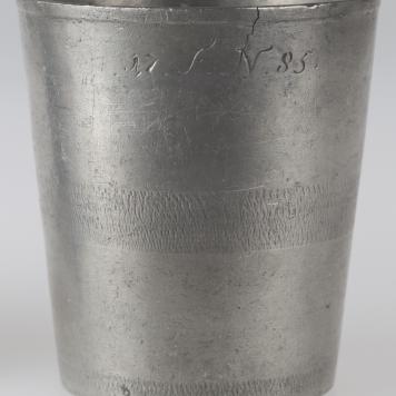 Kubek nieustalonego cechu