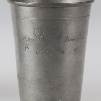 Kubek połączonego (?) cechu ślusarzy i kowali